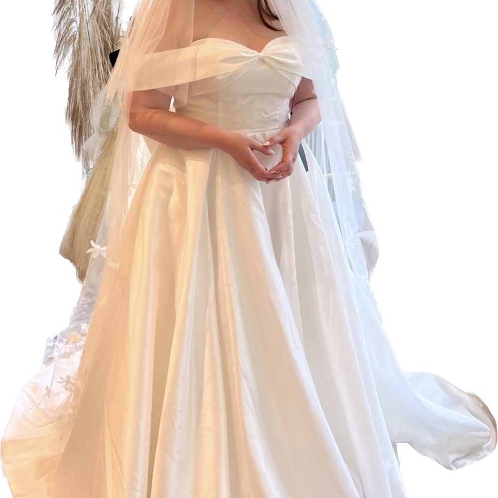 Cocomelody Off the Shoulder Bridal Gown W/ Pockets!